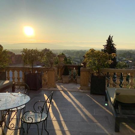 Le Petit Chateau Chateauneuf-de-Gadagne Bagian luar foto