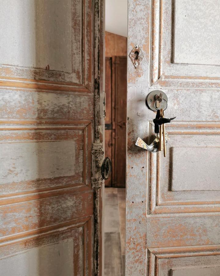 Le Petit Chateau Chateauneuf-de-Gadagne Bagian luar foto