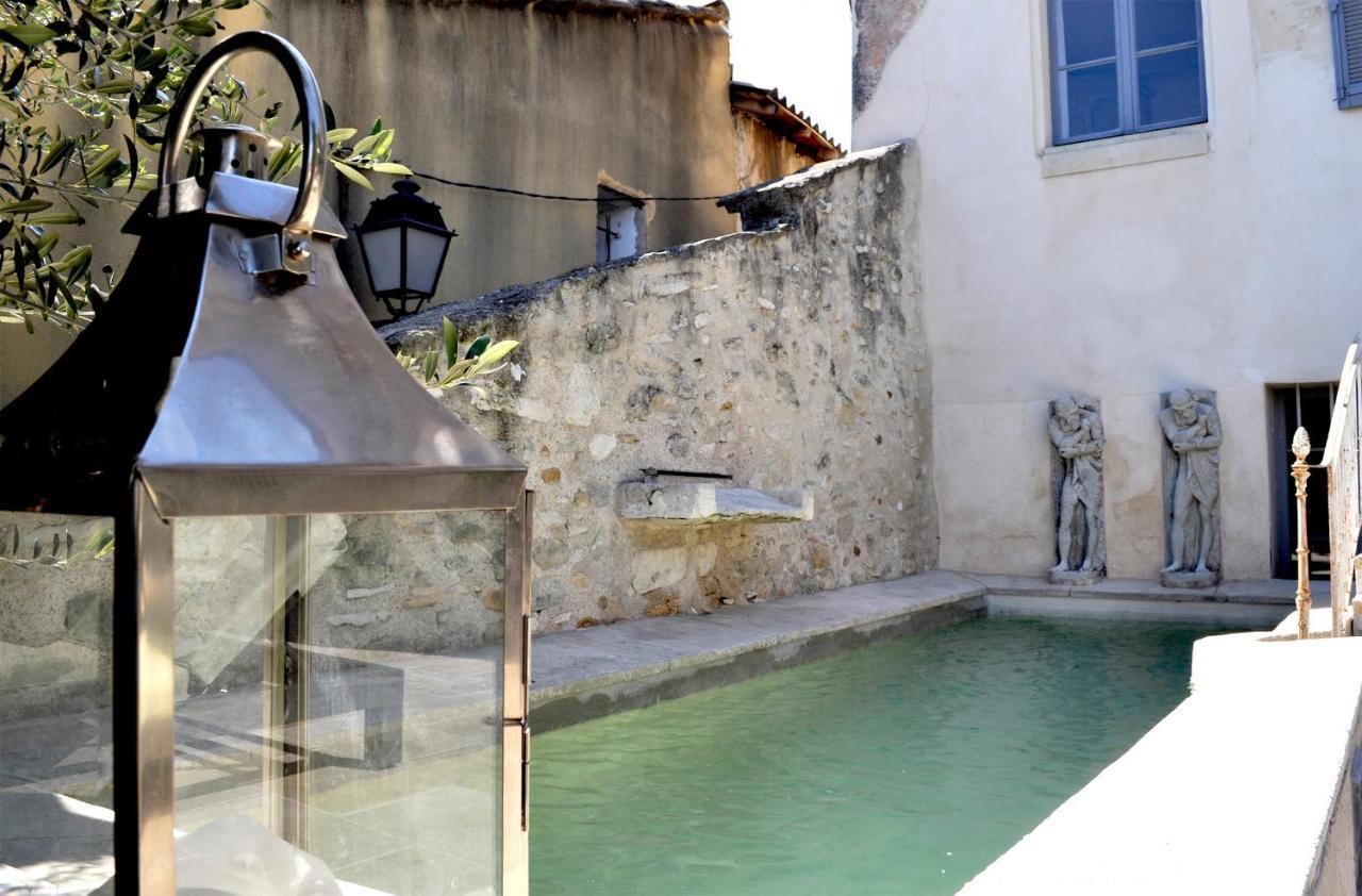 Le Petit Chateau Chateauneuf-de-Gadagne Bagian luar foto