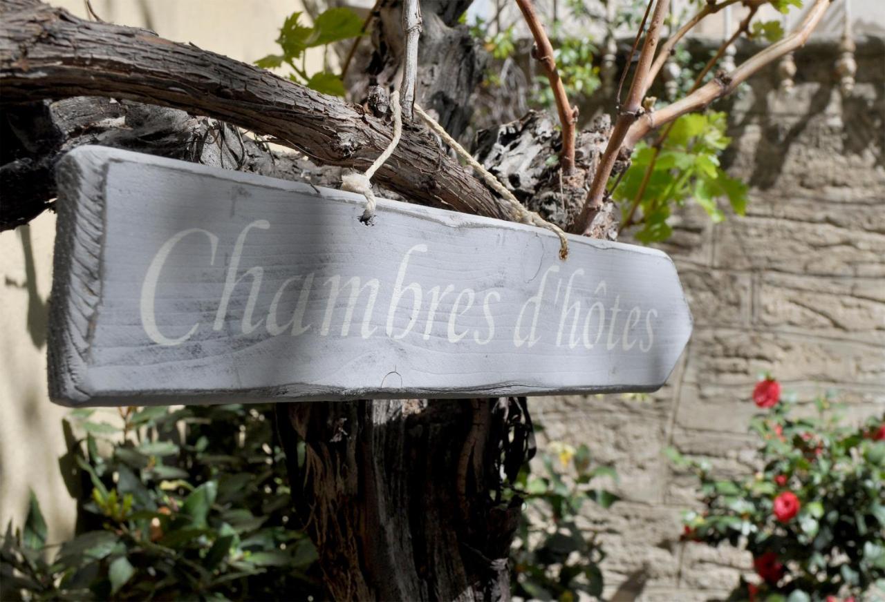 Le Petit Chateau Chateauneuf-de-Gadagne Bagian luar foto
