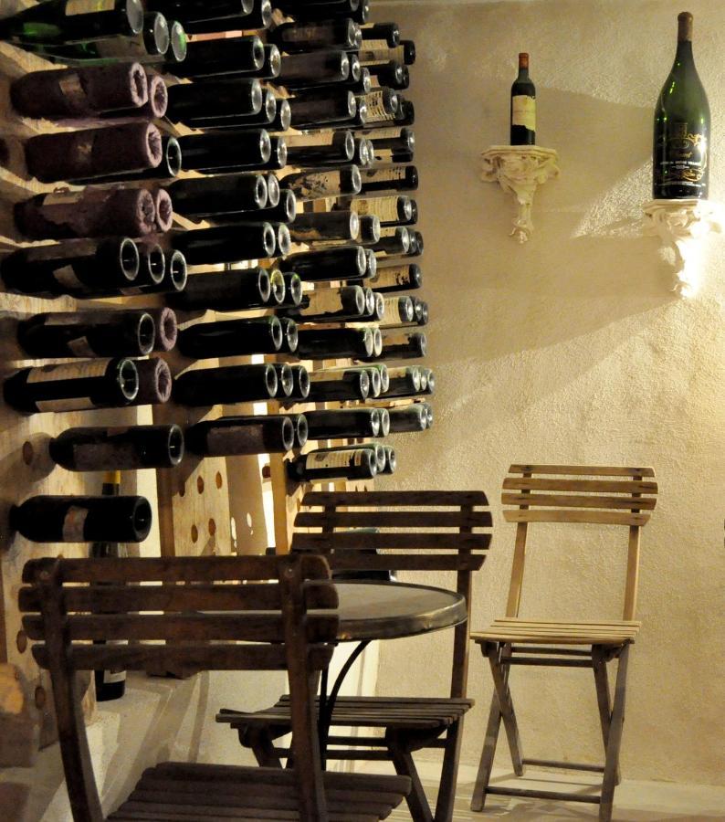 Le Petit Chateau Chateauneuf-de-Gadagne Bagian luar foto