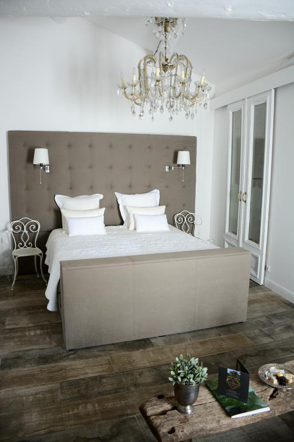 Le Petit Chateau Chateauneuf-de-Gadagne Bagian luar foto