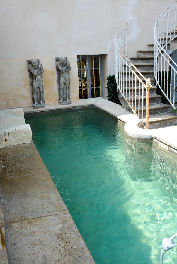 Le Petit Chateau Chateauneuf-de-Gadagne Bagian luar foto