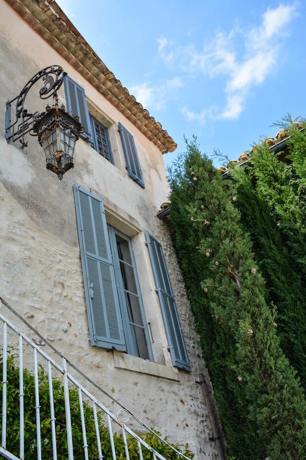 Le Petit Chateau Chateauneuf-de-Gadagne Bagian luar foto